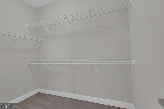 Building Photo - 42706 Chisholm Dr