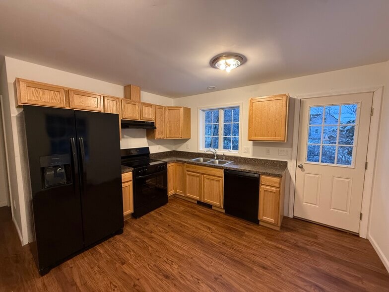 Kitchen - 56 Gary Rd