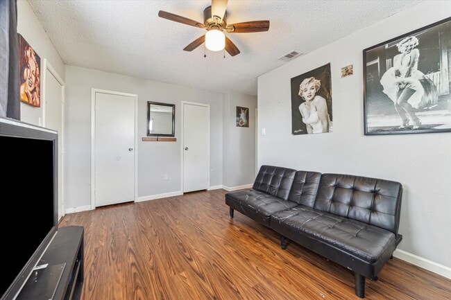 Building Photo - 5707 Cripple Brook Ct