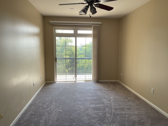 Building Photo - 12950 Meadow View Ct