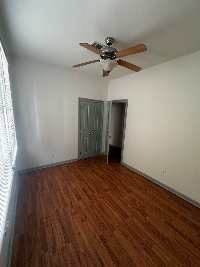 Building Photo - 4533 S Derbigny St