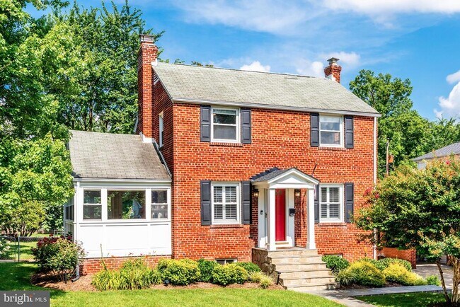 Primary Photo - 1709 Patrick Henry Dr