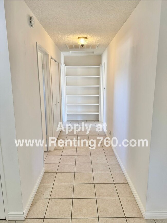 Building Photo - Spacious 2 Bedroom 2 Bathroom Home in Stor...