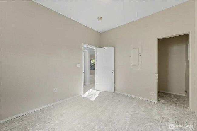 Building Photo - Stunning Newly Remodeled 3-Bed, 2-Bath Home in Great Location!