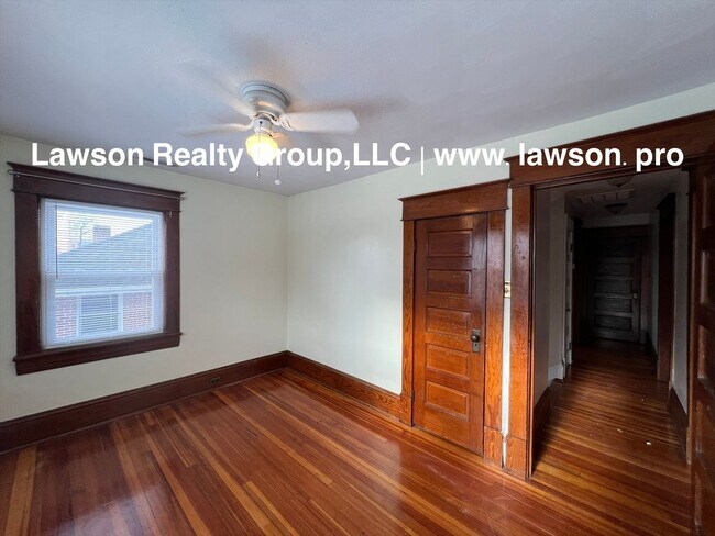 Building Photo - Heart of Grandin Court- Location, Location, Location!