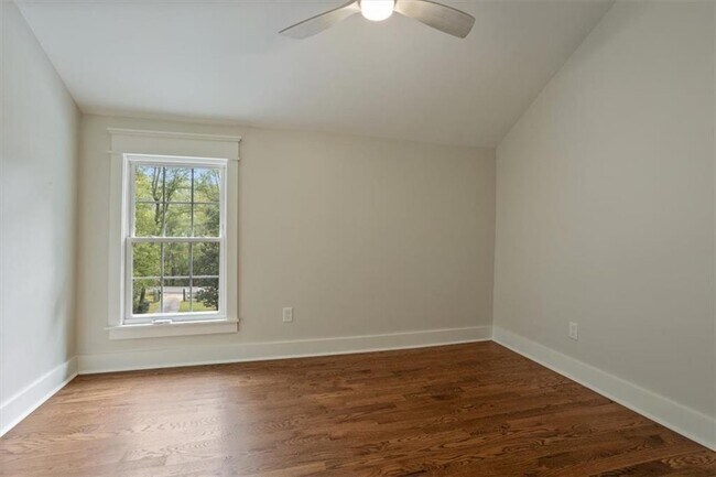 Building Photo - 12485 Reinhardt College Pkwy