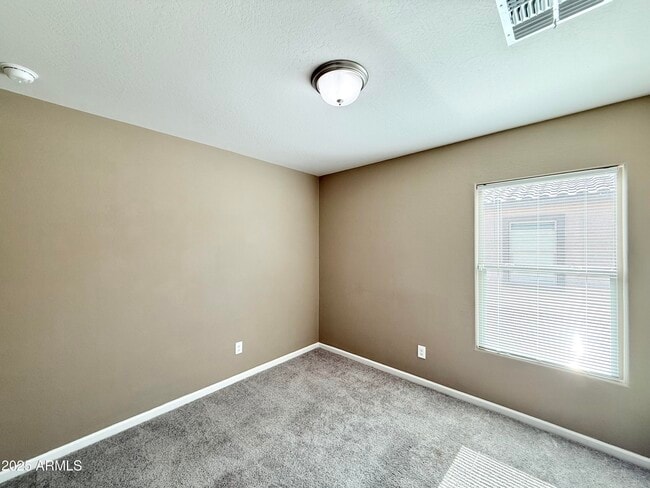 Building Photo - 1036 W Verde Ln
