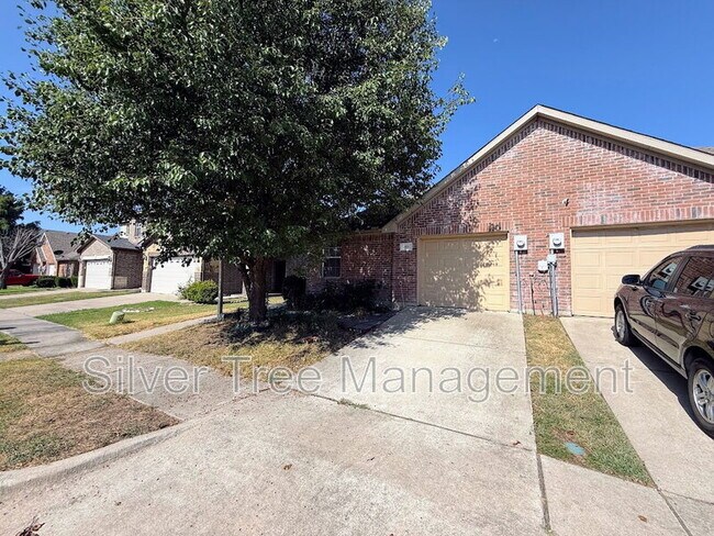 Primary Photo - 319 Austin Ave