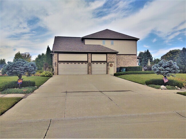 Building Photo - 6768 Merrick Dr