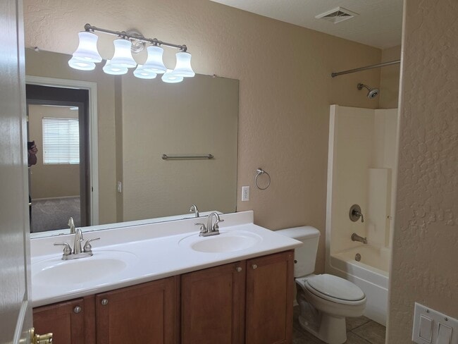 Building Photo - 3BD/2BA South Chandler Home with Pool on Corner Lot!