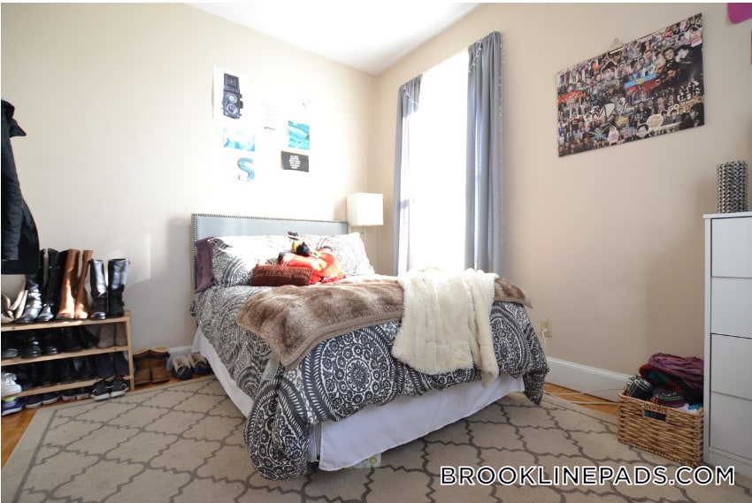 Building Photo - 10 Strathmore Rd