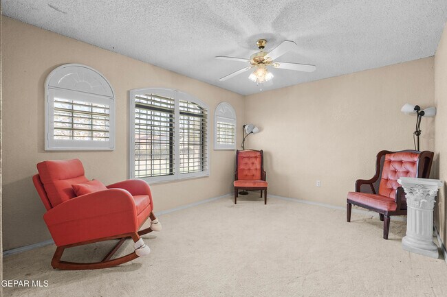 Building Photo - 9304 W Osborne Rd