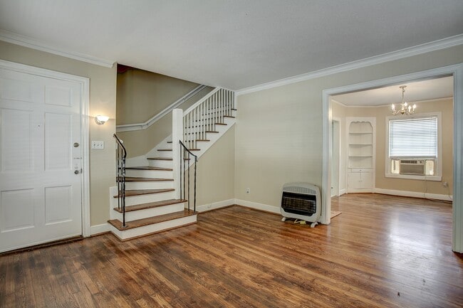 Building Photo - 1935 Richmond Ave