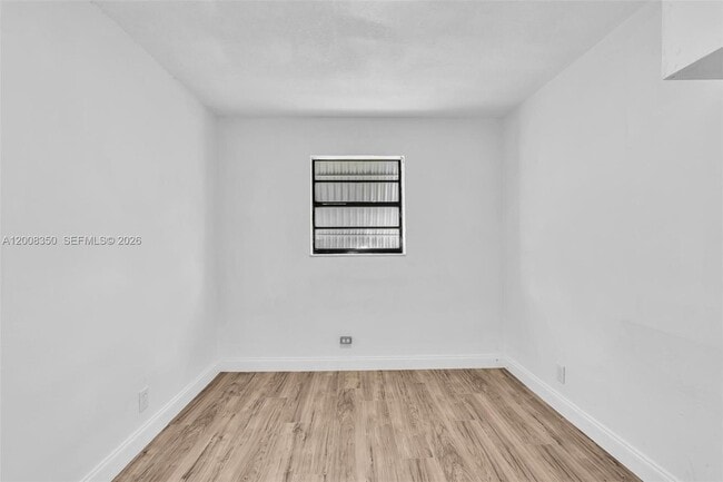 Building Photo - 1824 NW 25th Ave