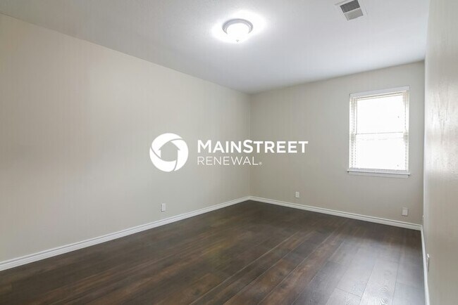 Building Photo - 4 Bedroom Pet-Friendly Home in Burleson, T...