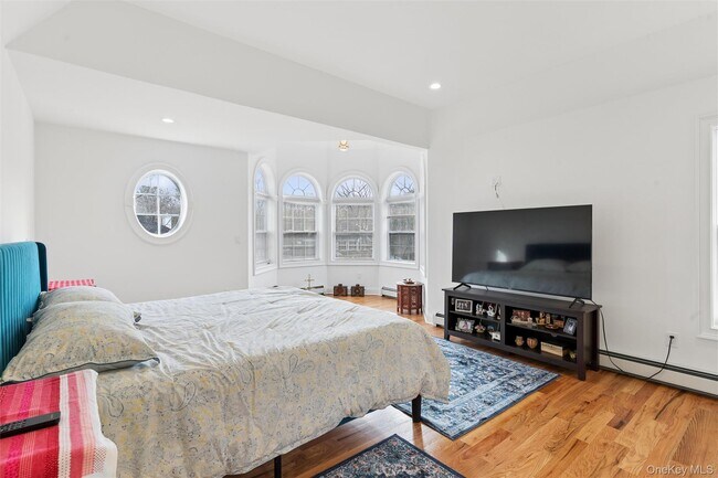 Building Photo - 16 Gateway Ct