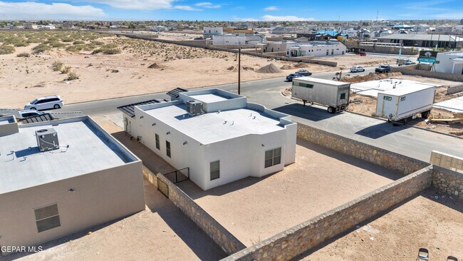 Building Photo - 805 P.º Tranquilo Pl