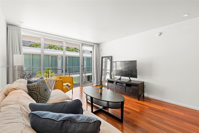 Building Photo - 1601 West Ave