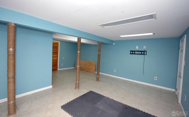Building Photo - 17 Gardenia Ct