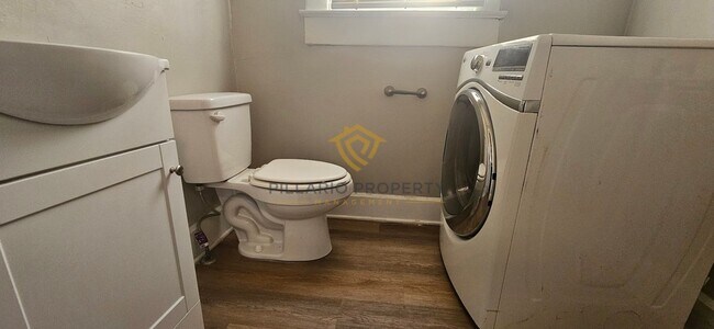 Building Photo - 3329-3331 Boulevard Place