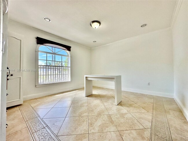 Building Photo - 5023 NW 94th Doral Pl