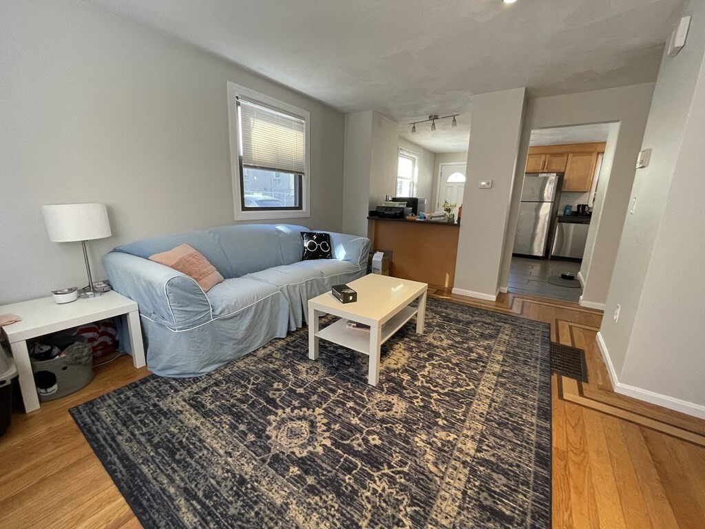*Pictures are representative samples of the advertised unit. In some cases, the actual units you to - 41 Ashford St