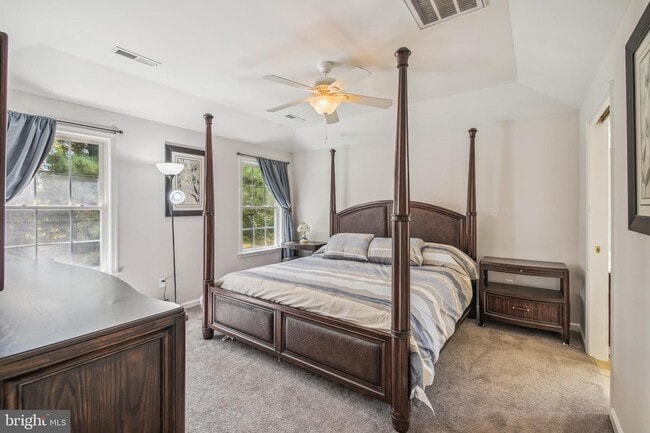 Building Photo - 102 Hunter's Way