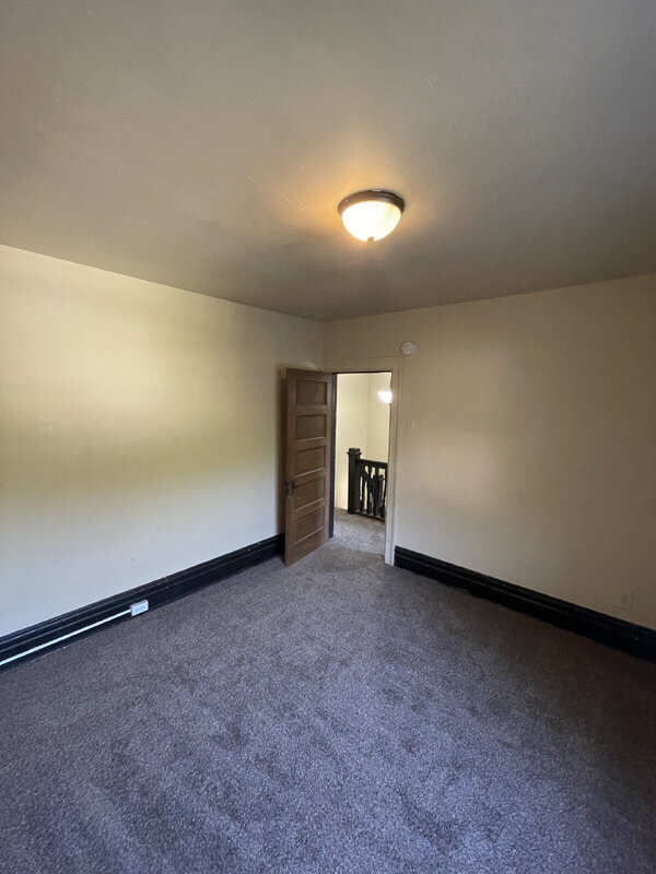 Building Photo - 1250 Blackadore Ave