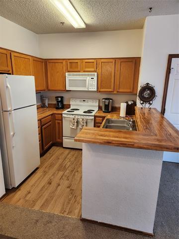 Building Photo - 4800 W Lovers Ln