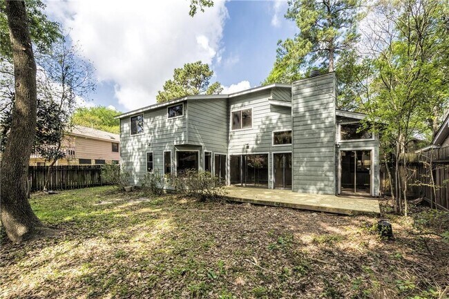 Building Photo - 535 Enchanted Ln