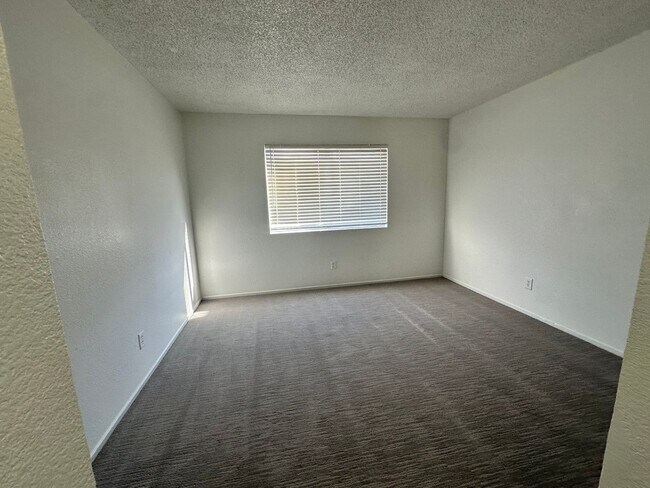 Building Photo - 5666 E Lake Mead Blvd