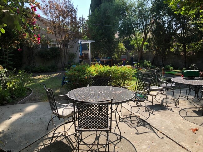 Building Photo - 5507 Noble Ave