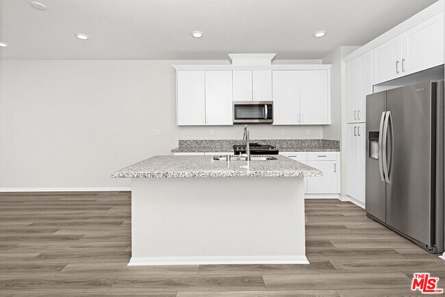 Building Photo - 220 Lockhart Wy