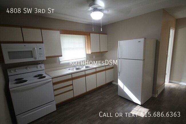 Building Photo - 4808 SW 3rd St