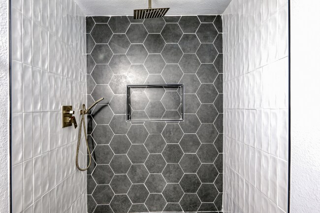 Building Photo - 1212 S 7th St