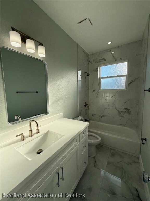 Building Photo - 2011 W Falcon Rd