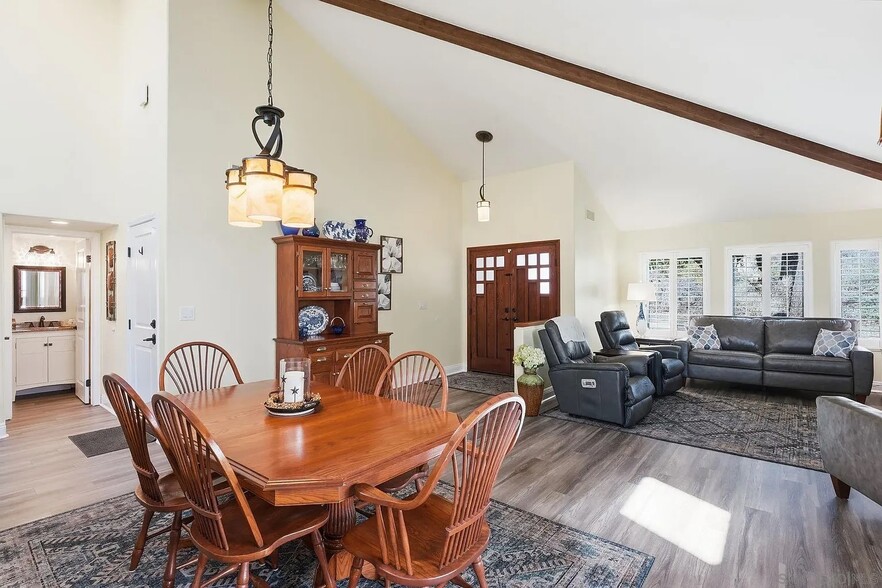 Building Photo - 7773 Eagle Ridge Dr