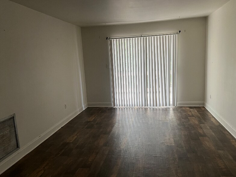 Building Photo - 135 Hatton Ln