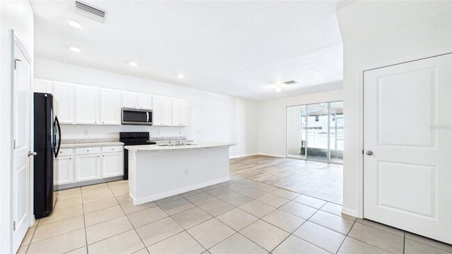 Building Photo - 710 Barclay Wood Dr