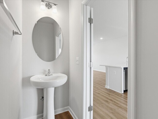 Building Photo - 124 SWANSONG Pl