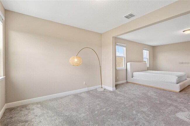 Building Photo - 16031 Silver Brk Wy