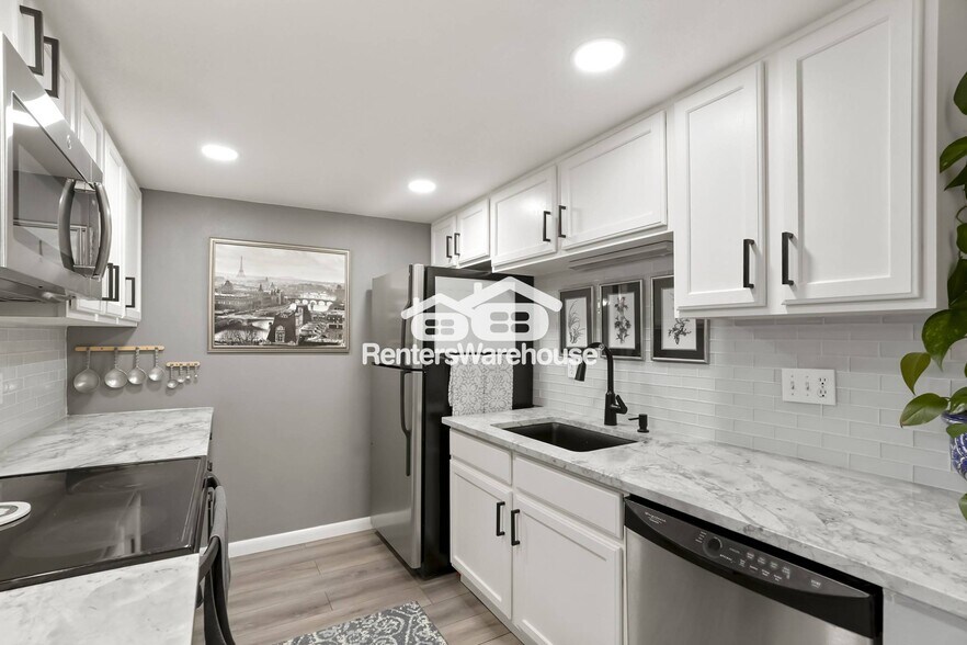 Building Photo - 8225 Fairmount Dr