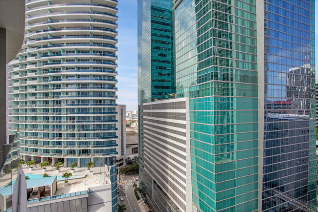 Building Photo - 300 Biscayne Blvd Way