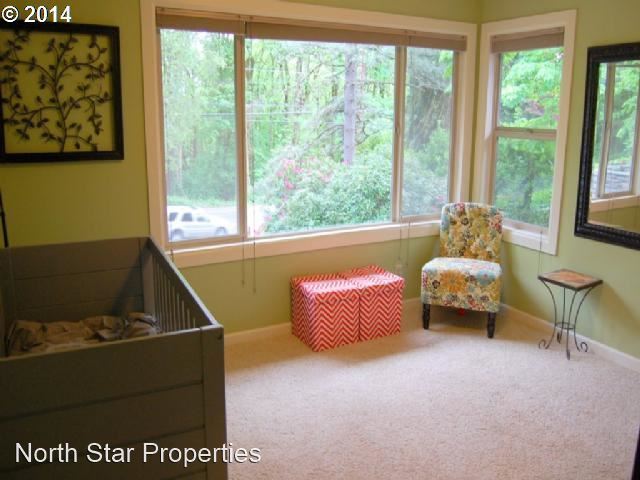 Building Photo - 4 br, 2.5 bath House - 9940 SW Terwilliger