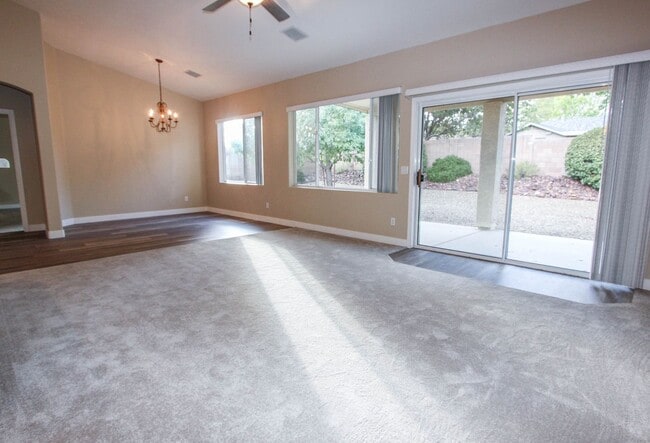 Building Photo - 3 Bedroom Home in Pronghorn Ranch