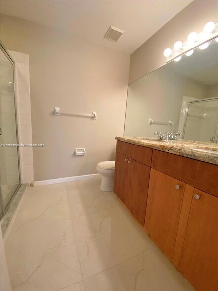 Building Photo - 487 SE 20th Dr