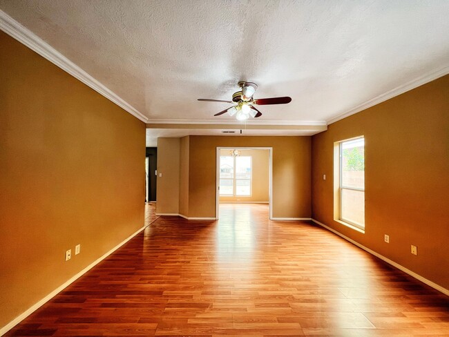 Building Photo - 6612 Piedra Quemada Rd NW