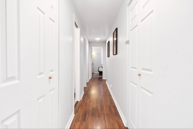 Building Photo - Pershing Properties
