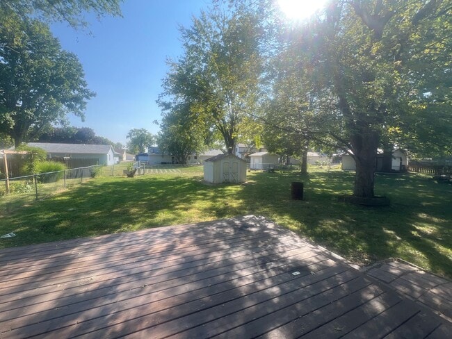 Building Photo - MOVE IN READY!!