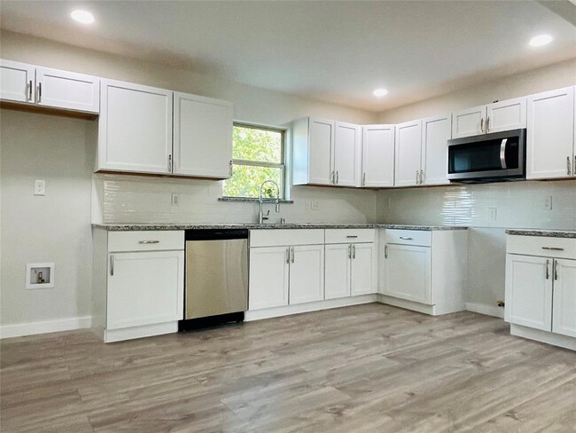 Building Photo - 1032 Hoke Smith Dr